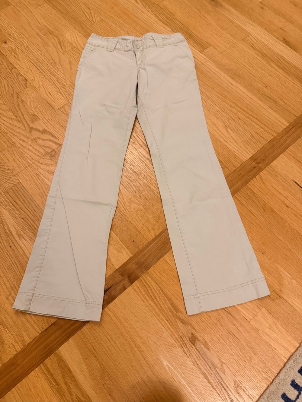 Ladies Juniors Size 5 "Mossimo Supply Co." Light Beige Chino Pants GUC